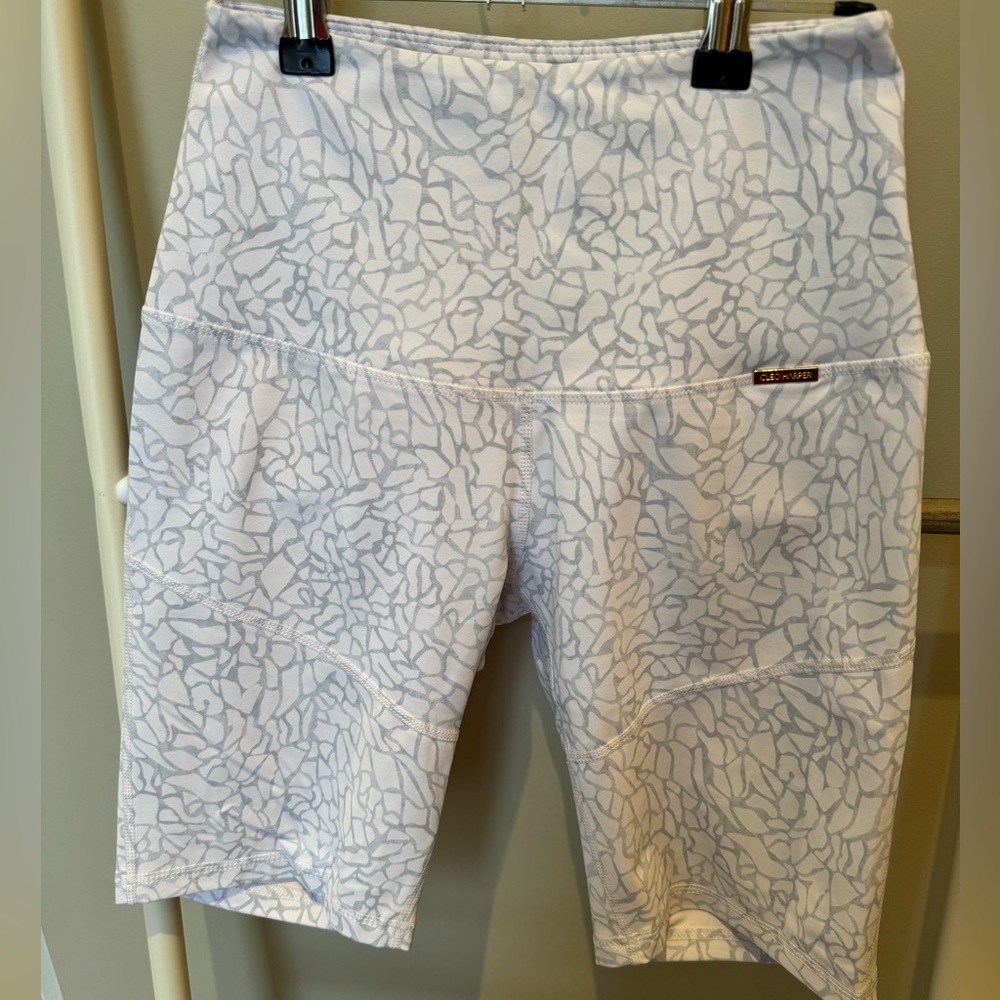 Cleo Harper shorts size small. New